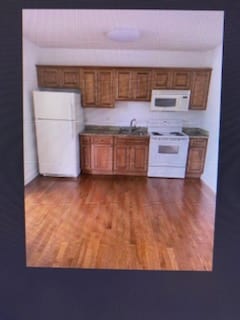 Building Photo - 7 Oak St