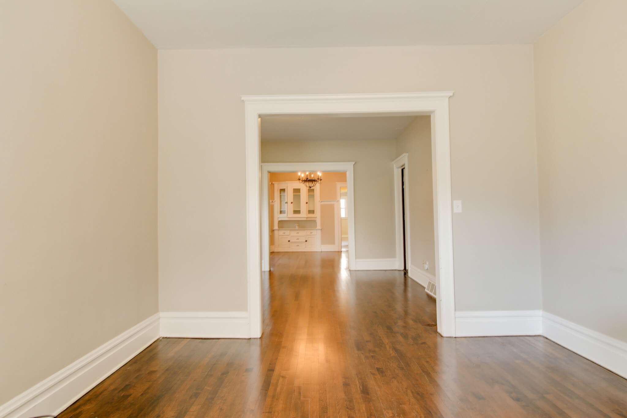 Living Room - 1937 N Bartlett Ave
