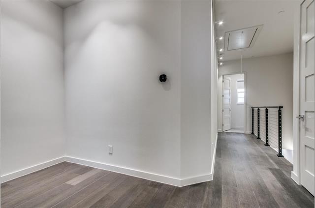 Building Photo - 256 Crockett St