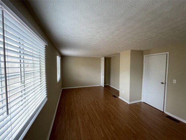 Building Photo - 3747 Meadow Rue Ln
