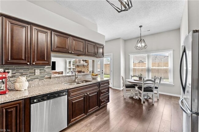 Building Photo - 1573 Devon Way