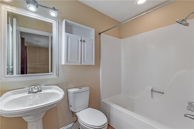 Building Photo - 811 S Riviera Dr