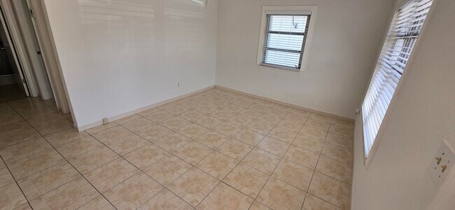 Building Photo - 2787 SW 34th Ct