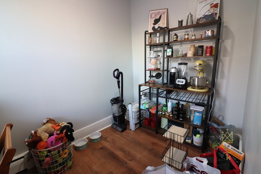 Building Photo - 39 Irving St