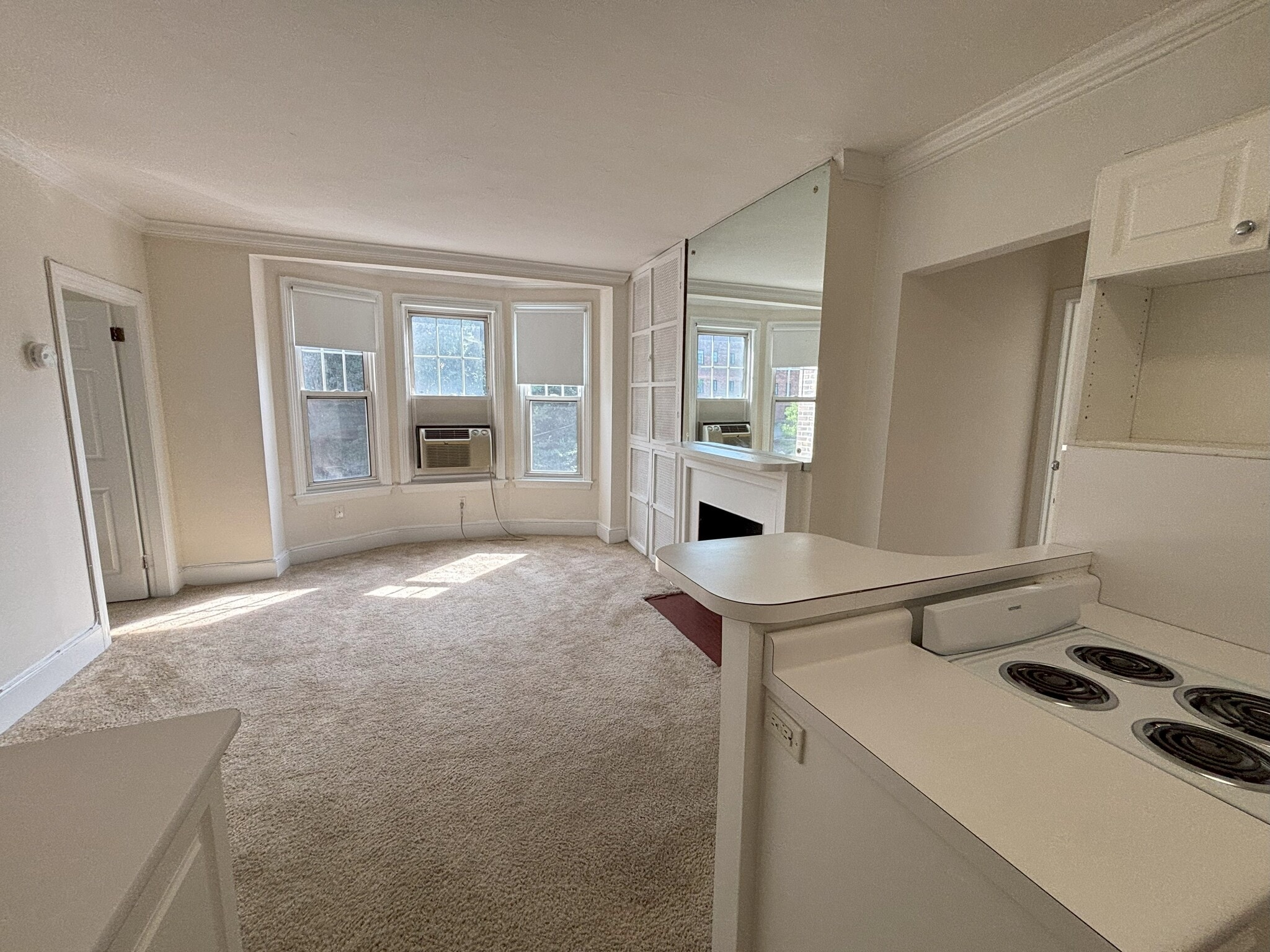 Building Photo - 1243 Beacon St