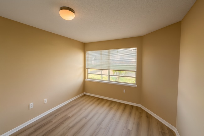 Building Photo - 12750 Equestrian Cir