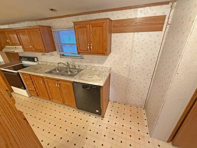 Building Photo - 2900 N Apperson Way