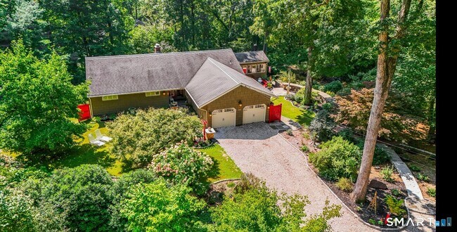 Building Photo - 92 Kenmore Rd