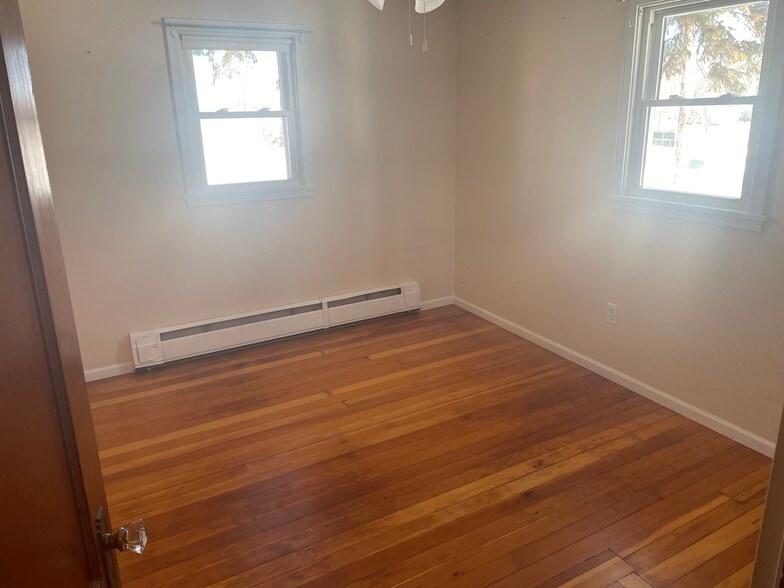 Building Photo - 207 Frank Ave NW