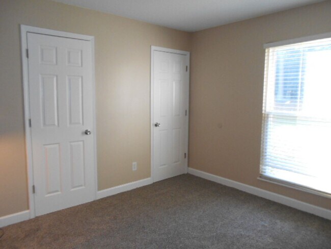 Building Photo - 2 bedroom, 1 bath condo in downtown Conway