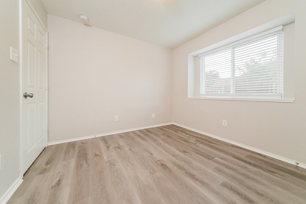 Building Photo - 1705 Green Terrace Dr