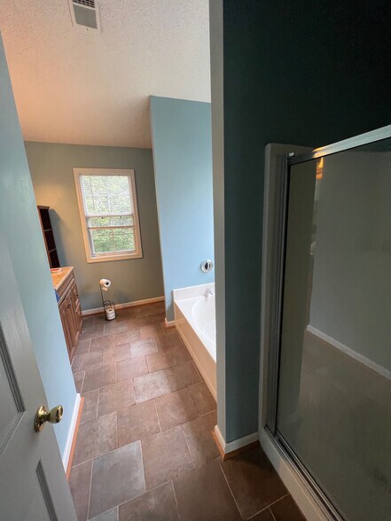 Building Photo - Room in House on Wilkie Way NW