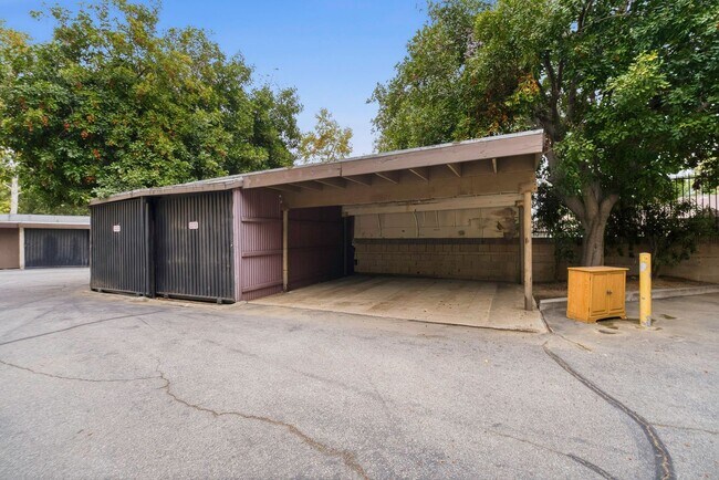 Building Photo - 243 S Avenue 50