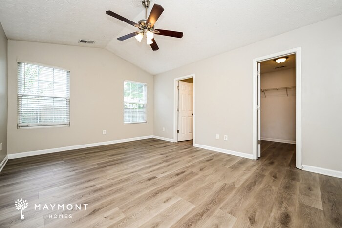 Building Photo - 127 Goldleaf Dr