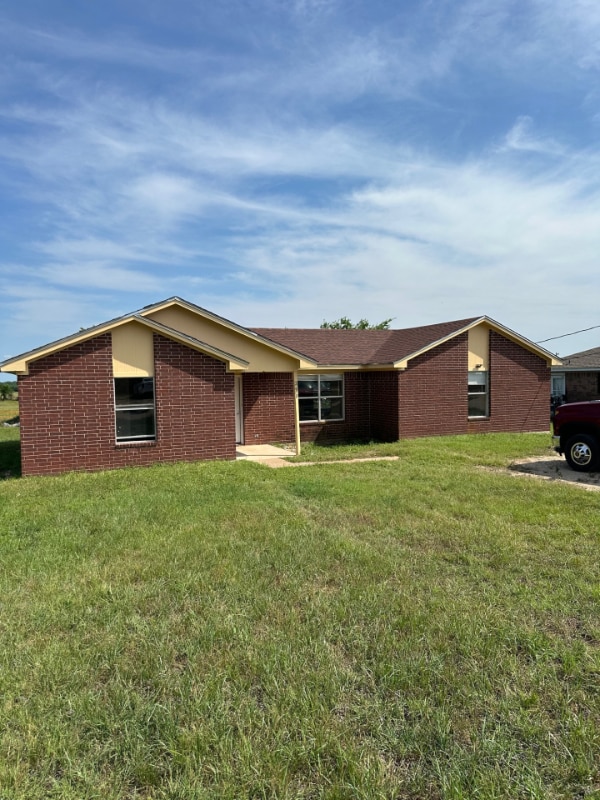 Primary Photo - 290 Summer Harvest Dr