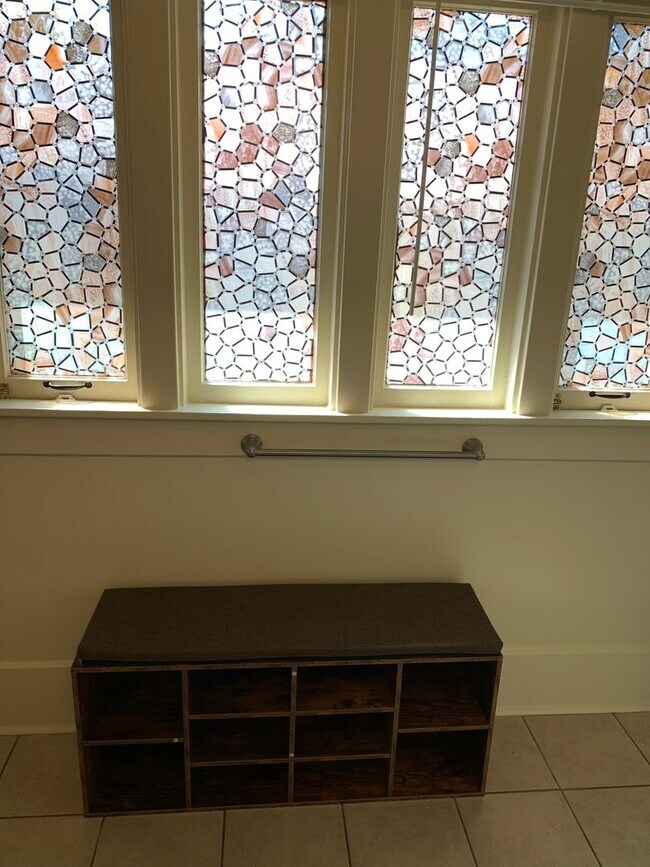 Building Photo - Old World Charm in Cortez Hills!