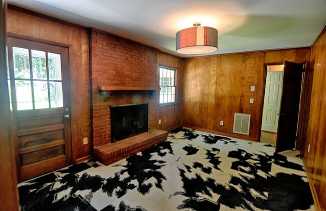 Building Photo - Lovely Ranch in Hope Valley North - Durham