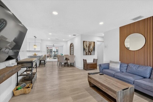 Building Photo - 1131 N 75th Ave