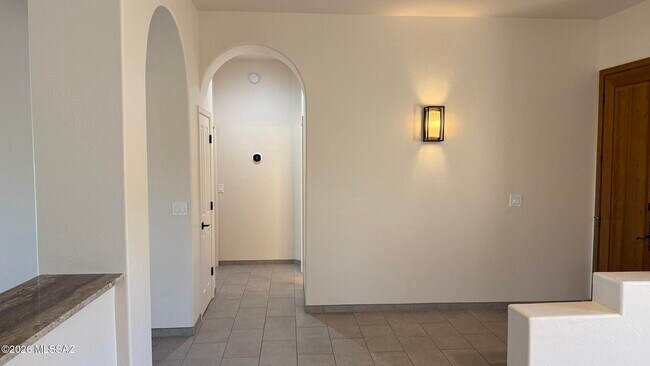 Building Photo - 4440 W Mountain Side Dr