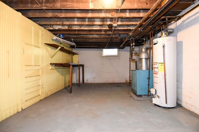 Building Photo - 633 24th St S