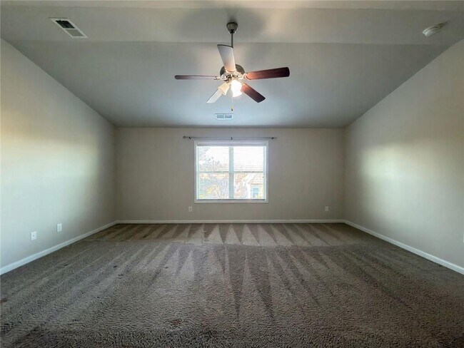 Building Photo - 2886 Cove View Ct SE