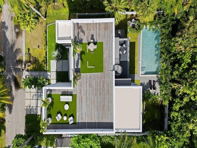 Building Photo - 638 Lakeside Harbor