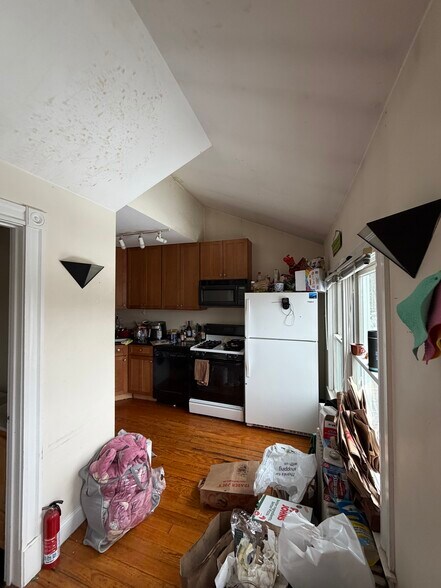 Building Photo - 62 Ridgemont St