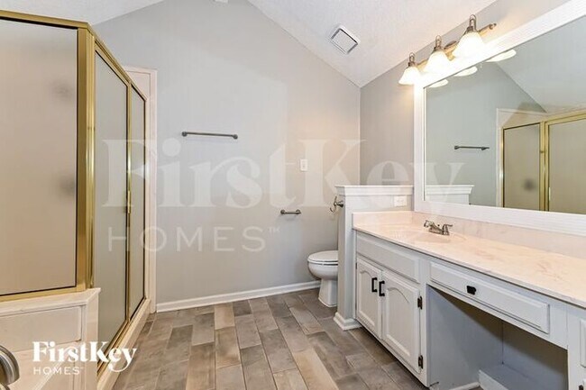 Building Photo - 1217 Pin Pointe Dr