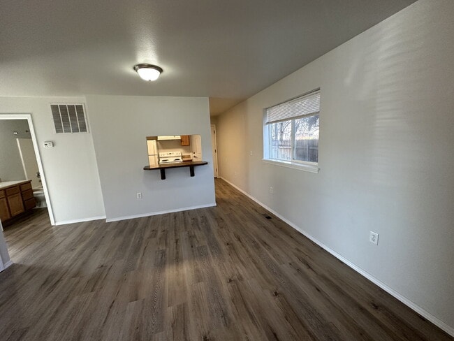 Building Photo - 1205 N Hartman St