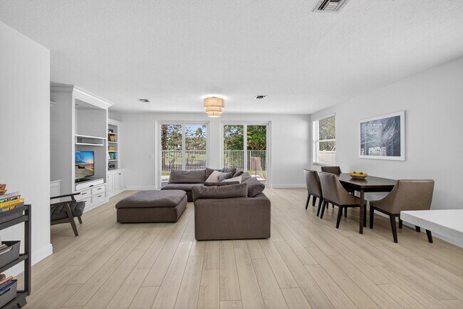 Building Photo - 2114 Chagall Cir