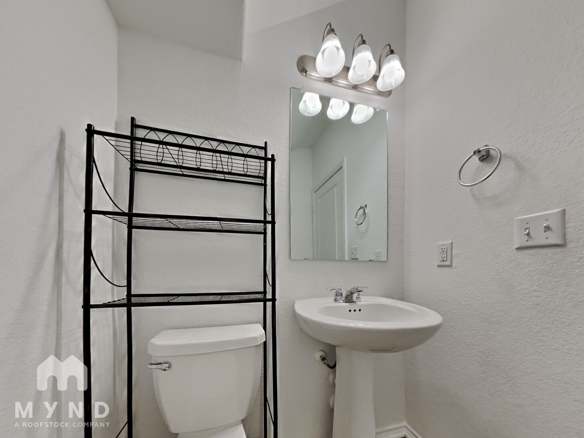 Building Photo - 7125 Spotted Leaf Wy