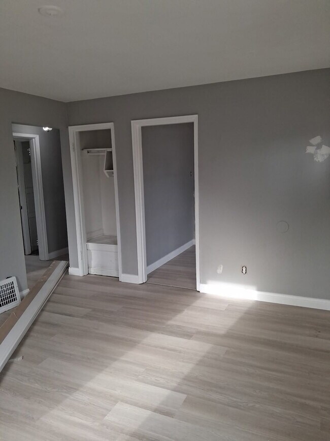 Building Photo - 7450 Calvin Ave