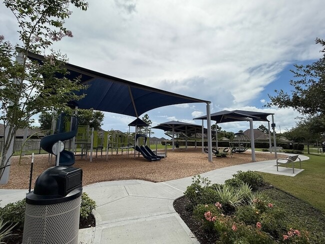 Building Photo - 9427 McDowell Dr
