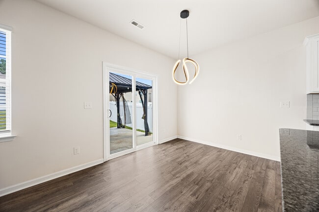 Building Photo - 5043 Deisy May Ln