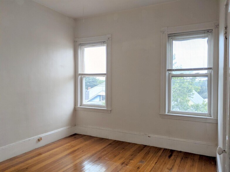 Building Photo - 104 Conwell Ave