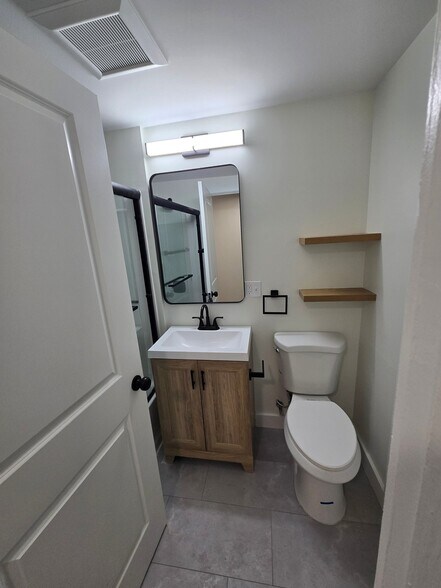 Building Photo - 20 Poirier Pl