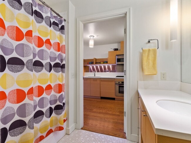 Building Photo - John Ross - 8th floor south waterfront studio w/parking/most utilities/concierge