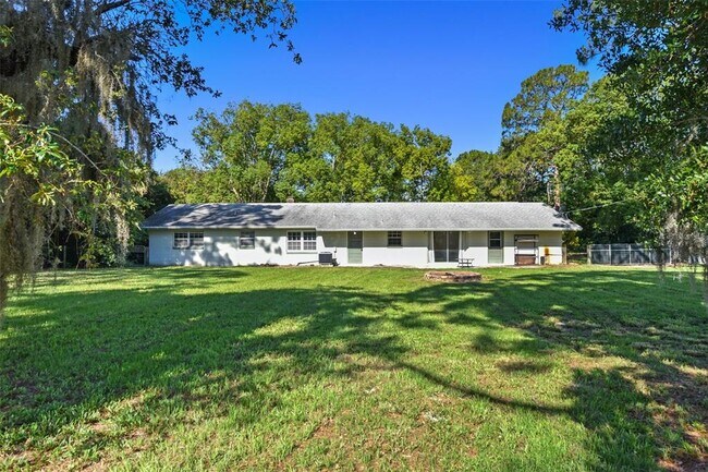 Building Photo - 1819 Pinedale Rd