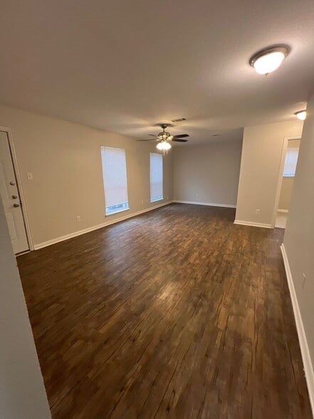 Building Photo - 914 Gallant Fox Dr