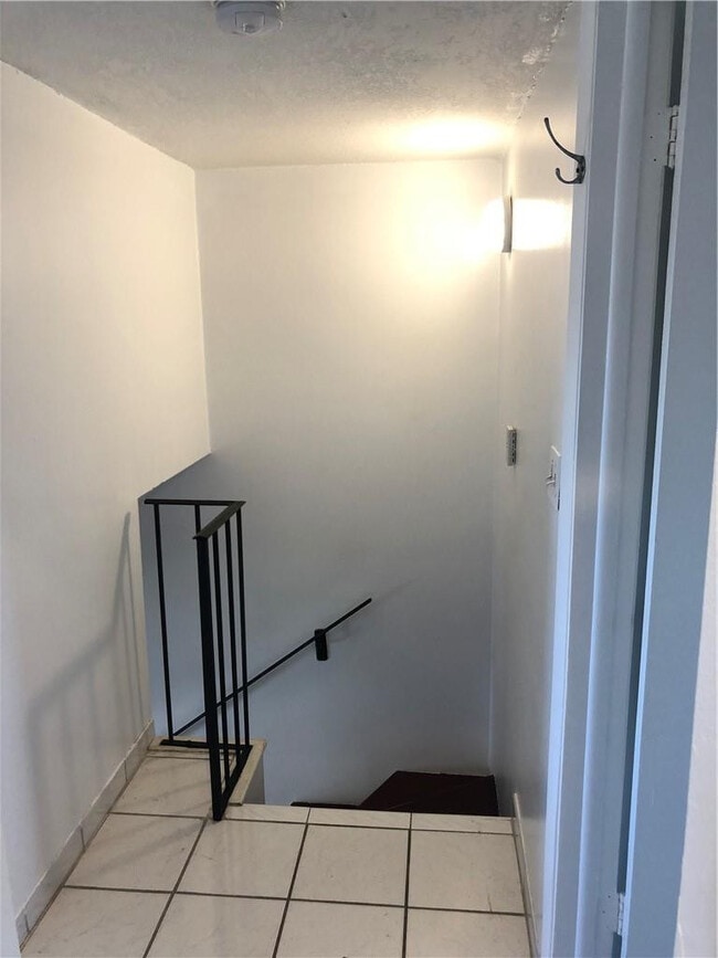 Building Photo - 21 SW 109th Ave