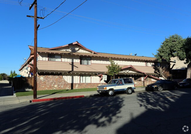 Primary Photo - El Rancho Apartments