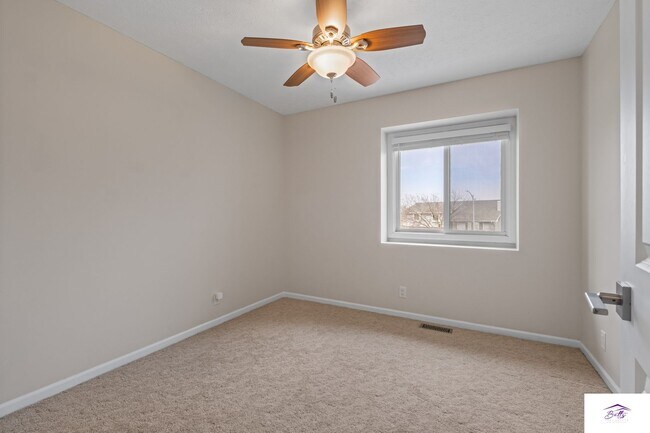 Building Photo - AVAILABLE NOW!