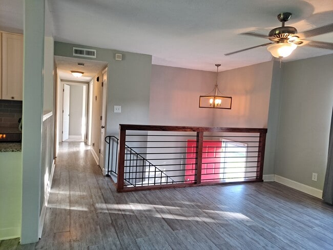 Building Photo - 6101 Cougar Dr