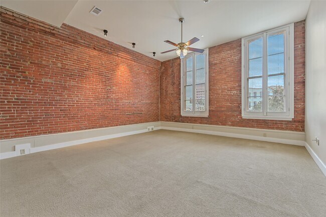 Building Photo - 2309 Harborside Dr