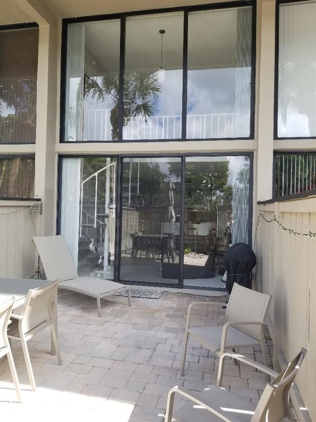 Building Photo - 1830 Embassy Dr