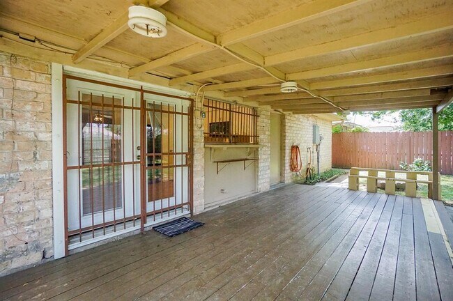 Building Photo - 11614 Pompano Ln