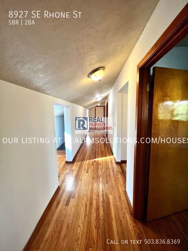 Building Photo - 8927 SE Rhone St