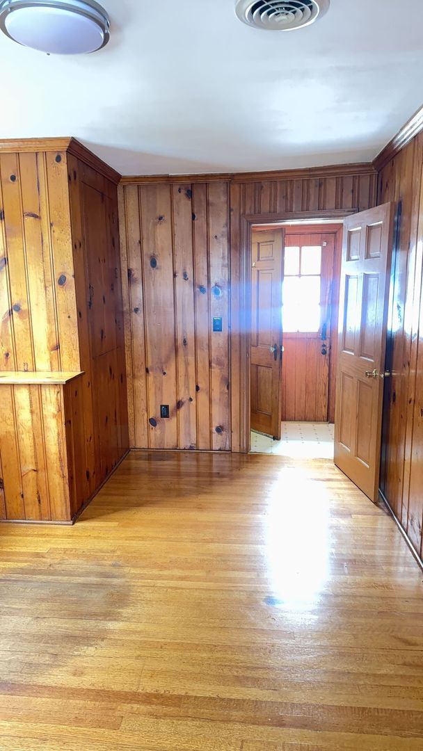 Building Photo - 3 BR 2 BA House