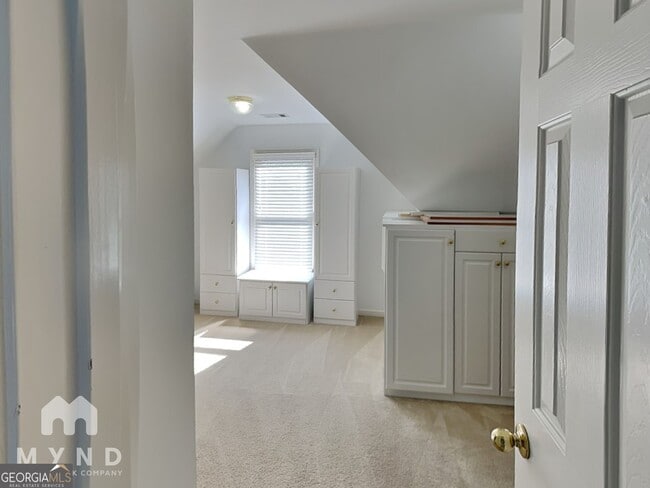 Building Photo - 12515 Magnolia Cir