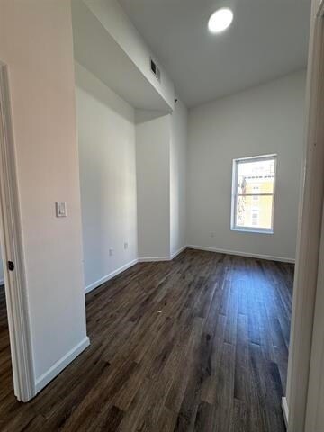 Building Photo - 517 Communipaw Ave